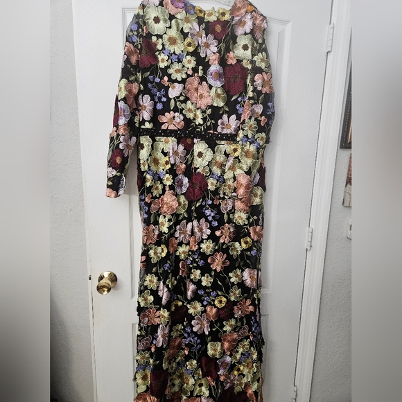 Mac Duggal Floral Embroidered Boat Neck Long Sleeve Midi Dress SZ 10 & 18 NWT - Picture 16 of 16